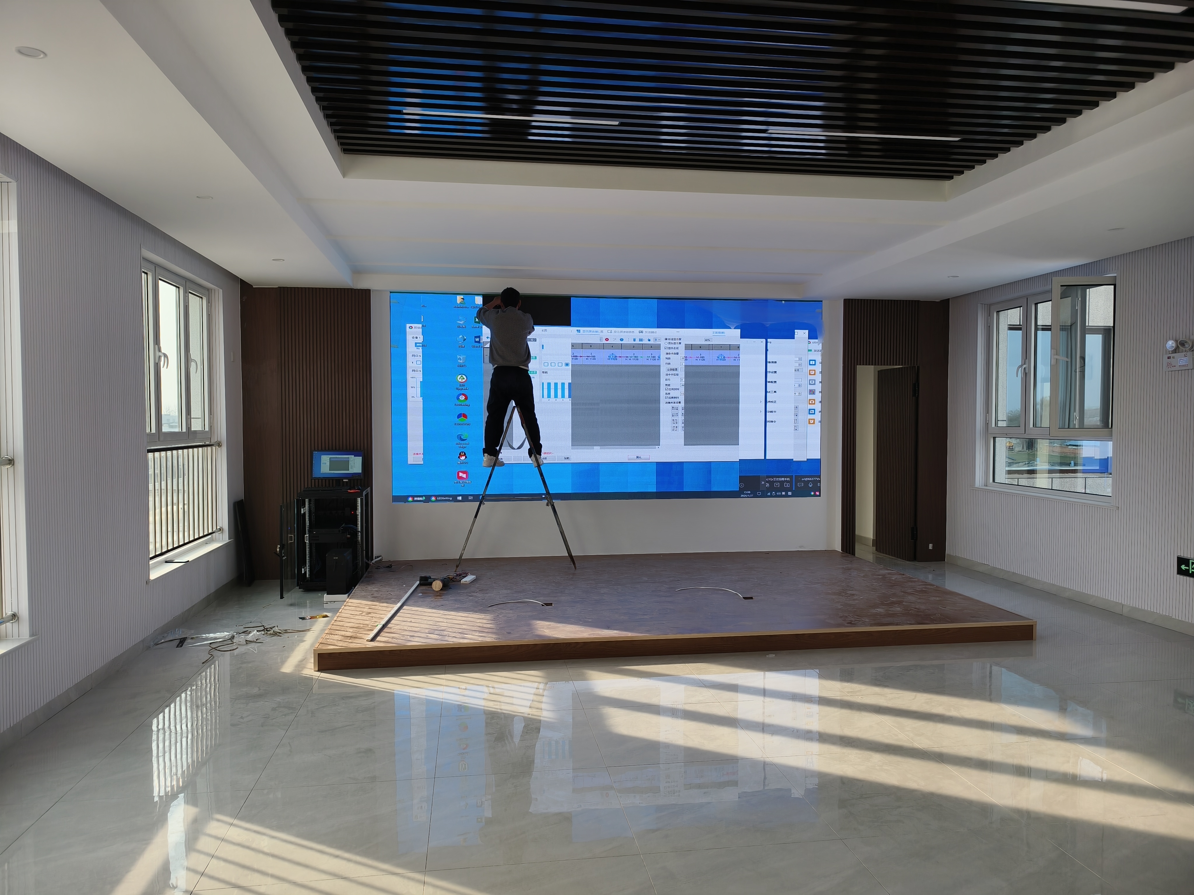 田柳康养中心户外LED大屏幕设计制作-安装现场